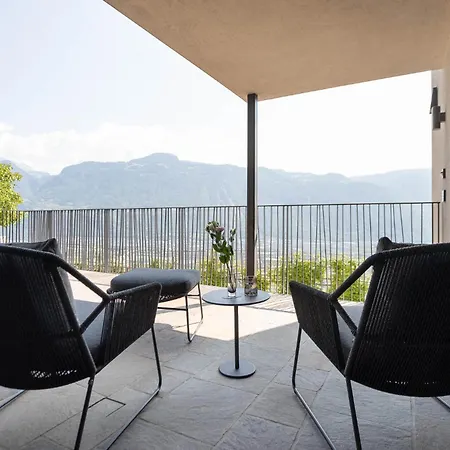 My Spring - Panoramic Suites Lana Room photo